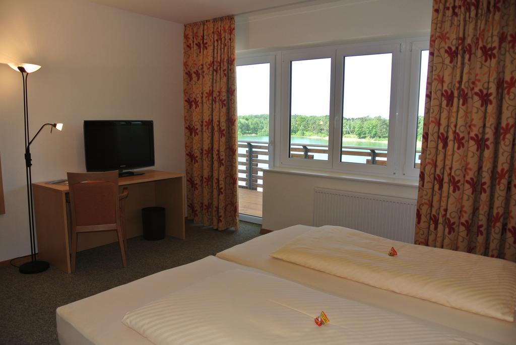 Bernsteinsee Hotel Sassenburg ภายนอก รูปภาพ